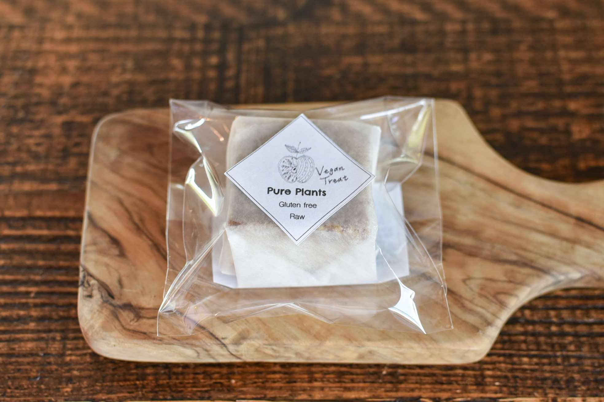 RAWクッキーサンドアイス　塩ルクマバニラ